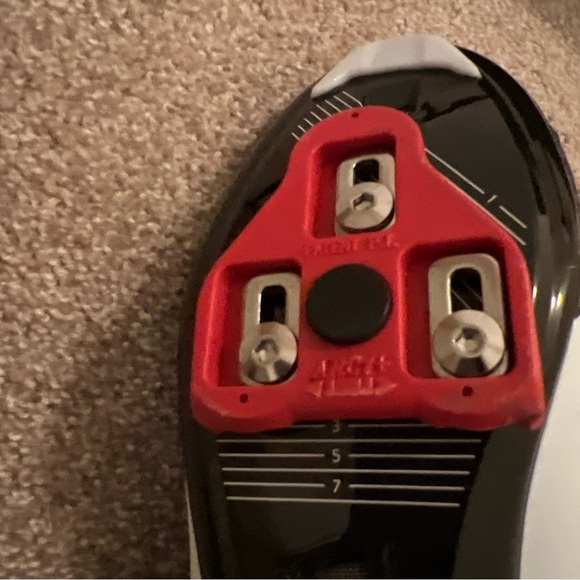 Peloton Cycling Shoes Unisex Sz 41 Cleats Black Red - Picture 11 of 11